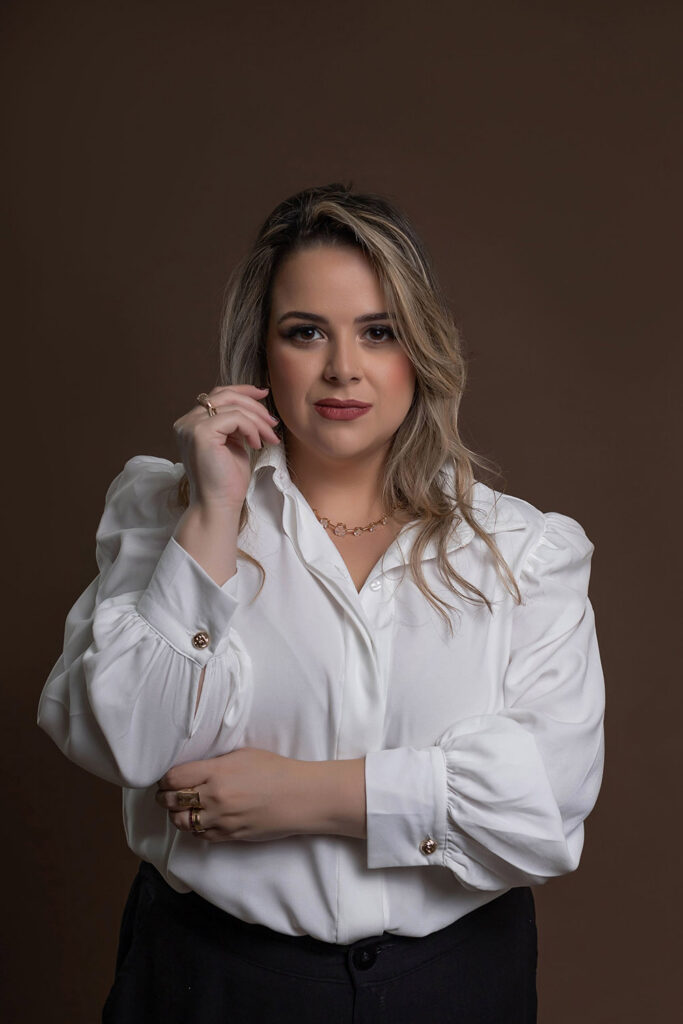 Dra . Nathalia Silva Almeida Kaizer